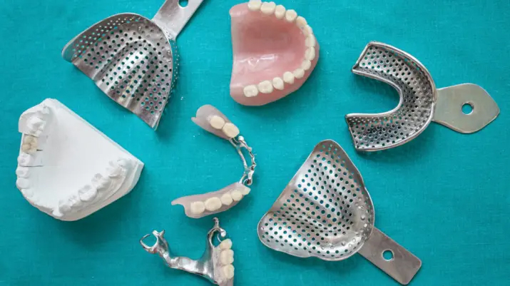Permanent dentures cost in India