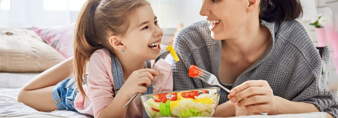 Foods That Naturally Clean Your Teeth While You Eat
