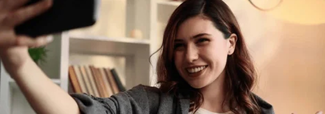 Read more about the article Smile Makeovers & Video Call Confidence