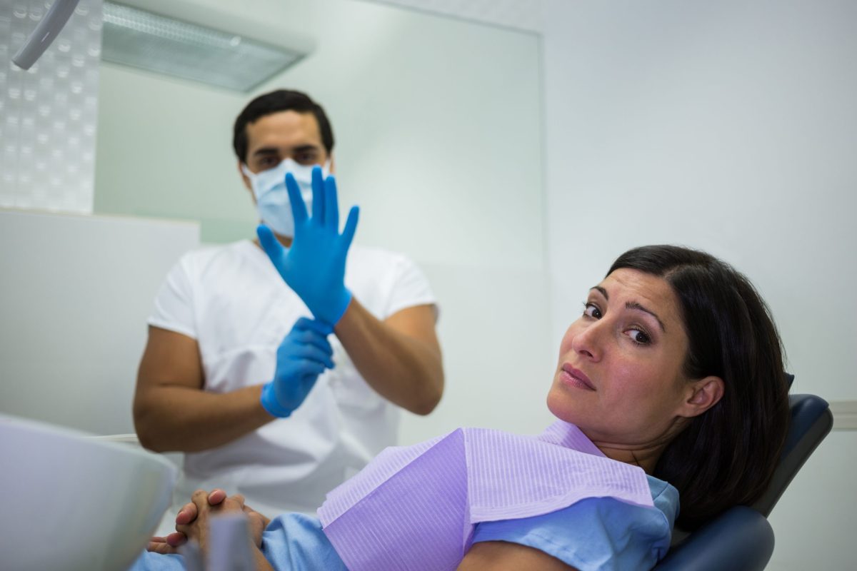 Read more about the article Getting Full Mouth Dental Implants Abroad? 10 Things To Know