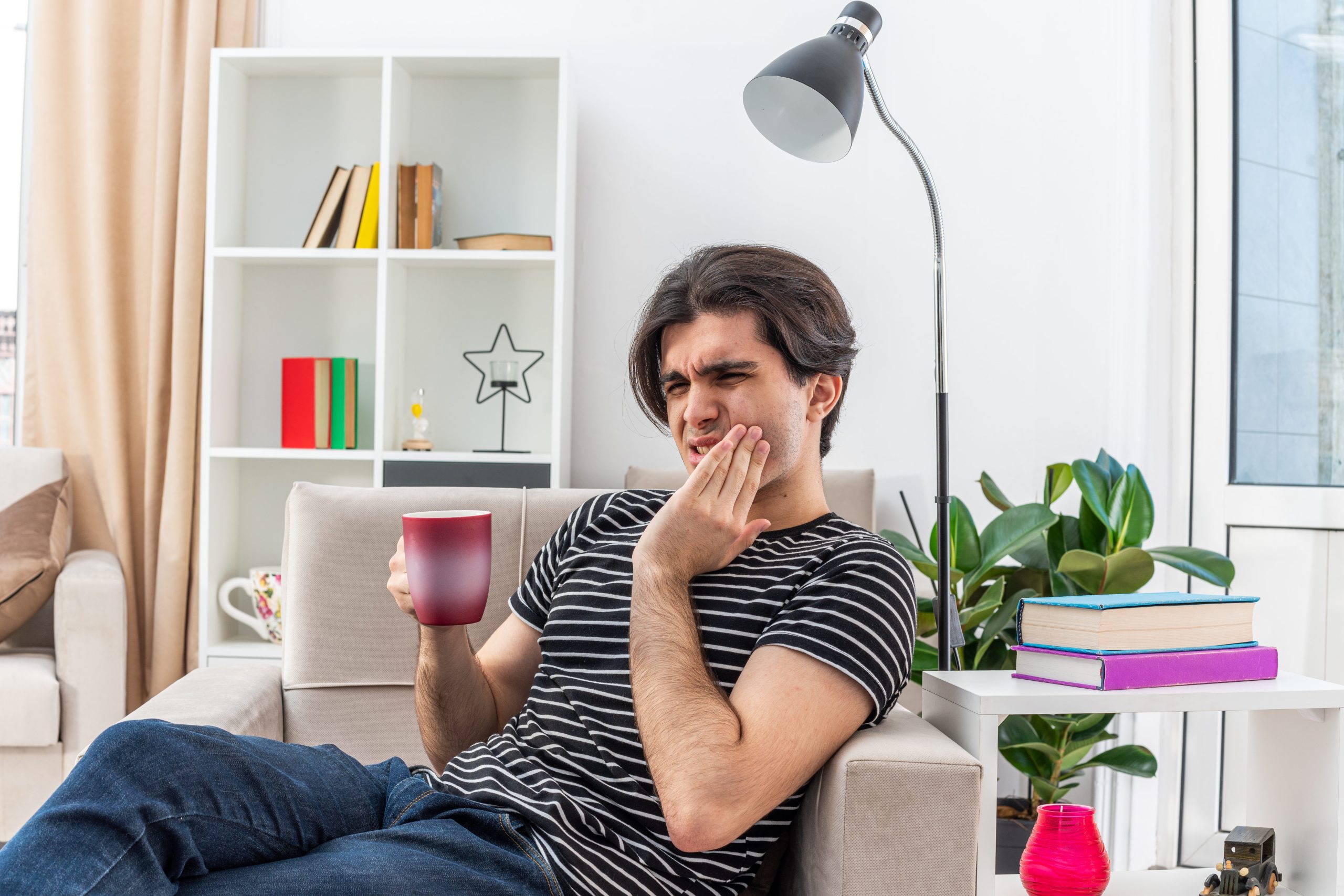 Read more about the article Tooth Erosion: How Everyday Acidic Foods Are Silently Destroying Your Enamel